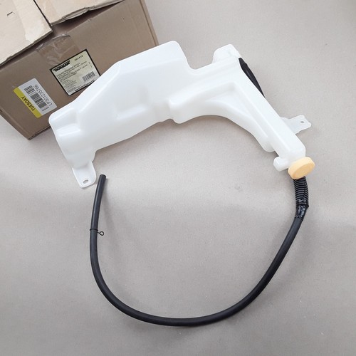 Dorman 603-610 Front Engine Coolant Reservoir Fits Nissan Pathfinder (1999-2000) - Picture 2 of 4