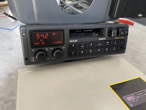ENSEMBLE COMPLET AUTORADIO RENAULT CLIO WILLIAMS 16S CASSETTE PHILIPS 22DC579/62 - Imagen 4 de 10