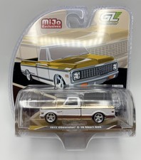 Chase Greenlight 1:64 1972 Chevrolet C-10 Short Bed Custom Yellow