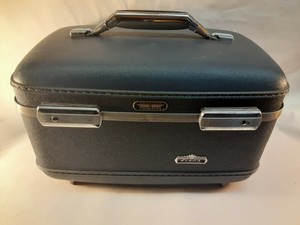 american tourister cosmetic case