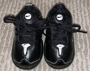 NIKE ZOOM LOW KIDS BLACK/SILVER SIZE 3Y 3K 3C GREAT CONDITION | eBay