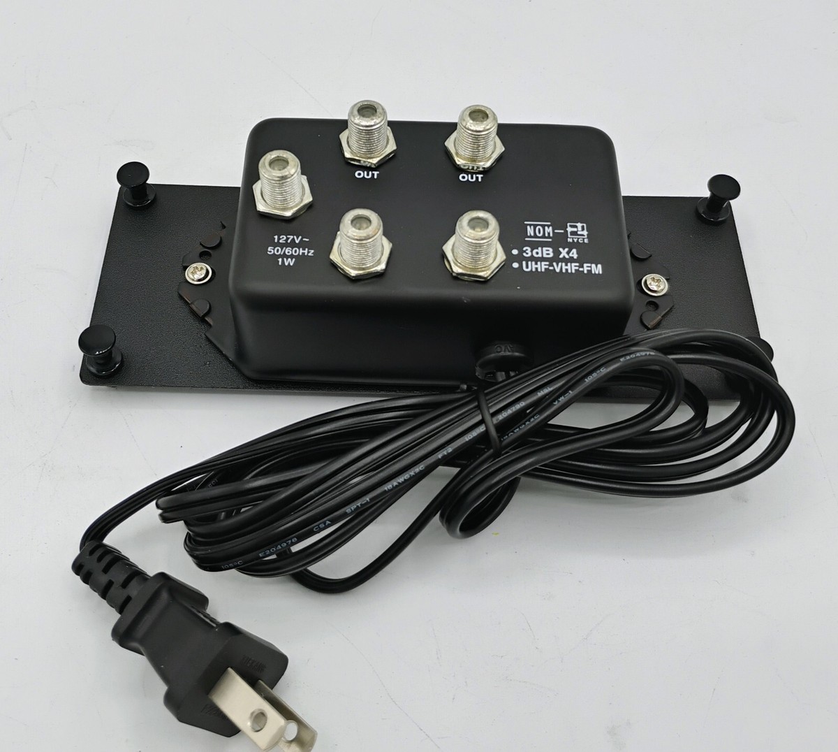 10 dB, 24 dB, 25 dB or 36 dB Distribution Amplifier UHF/VHF 10 dB, 24 dB, 25 dB or 36 dB Distribution Amplifier UHF/VHF