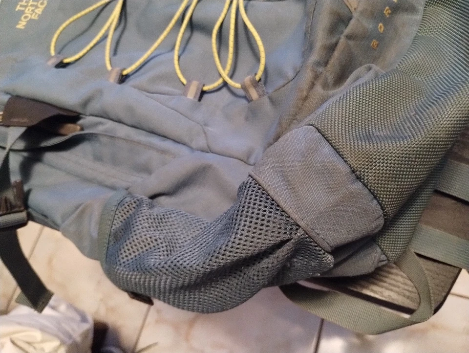 THE NORTH FACE UNISEX BOREALIS MOCHILA AZUL CLARO Y AMARILLO BOLSA PARA LIBROS PORTÁTIL Foto 2 de 4