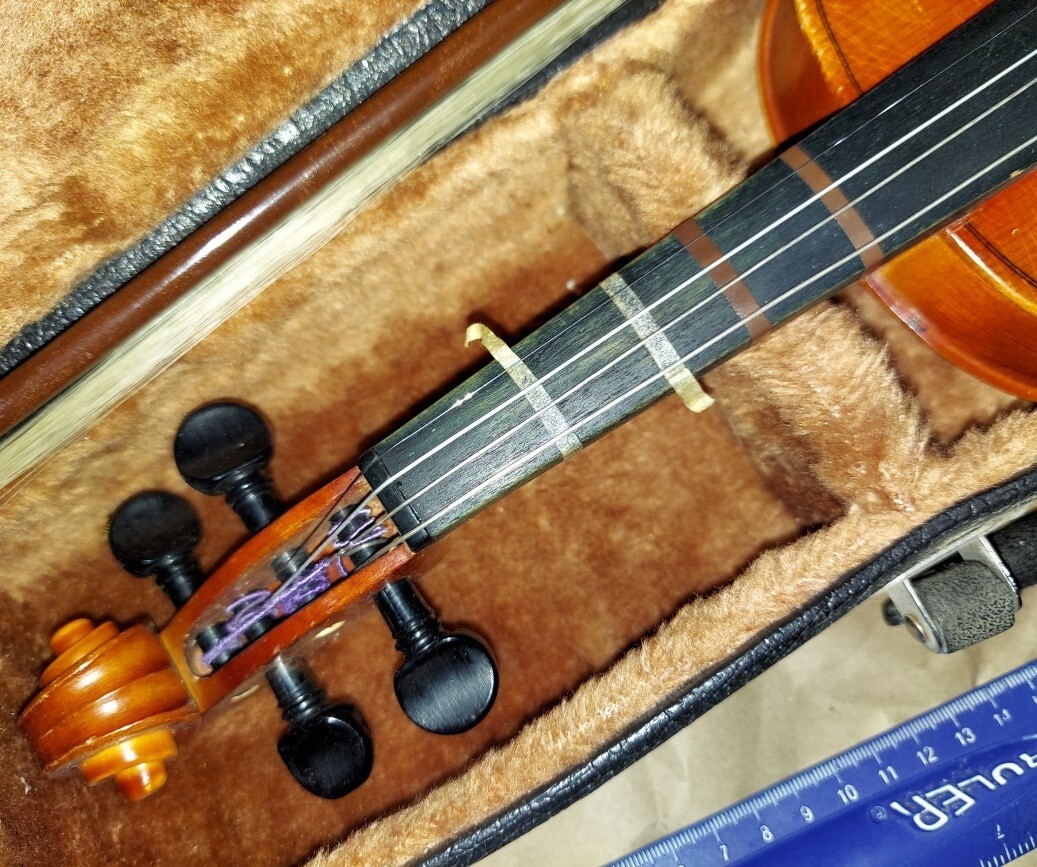 Masakichi Suzuki model 604 sized 1/4 violin, Japan, Vintage Masakichi Suzuki model 604 sized 1/4 violin, Japan, Vintage