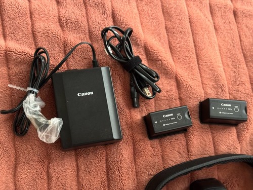 🔥 Canon EOS C100 Mark II Prof Camera 🤯Only 272 hrs ⭐️ 2 Canon Batts, Accessos - Picture 10 of 12