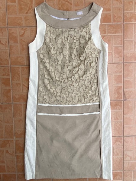 KITON LEINEN ÄRMELLOS BEIGE BLEISTIFTKLEID 