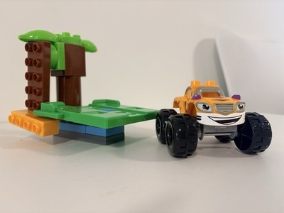 Mega Bloks Blaze & the Monster Machines Stripes Jungle Stunt Set DXF23 14Pcs