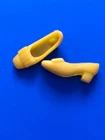 VINTAGE BARBIE FRANCIE YELLOW SQUISHY BOW SHOES JAPAN FROM 1960'S