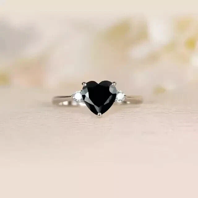 Комплект из 2 женских свадебных колец с сердечком из черного оникса 2,60 карата с отделкой белым золотом 14 карат - Изображение 4 из 4