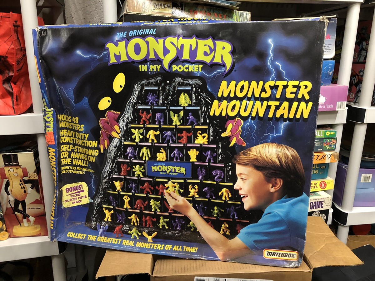 MONSTER IN MY POCKET Monster Mountain Display New old stock unused