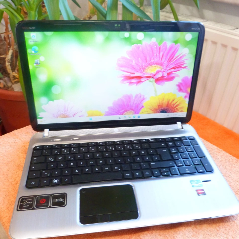 HP DV6 6 BEATSAUDIO METALL 15 Zoll l 1TB SSD Windows 11 PRO QUAD i7 Mit Mängeln - Bild 2 von 4