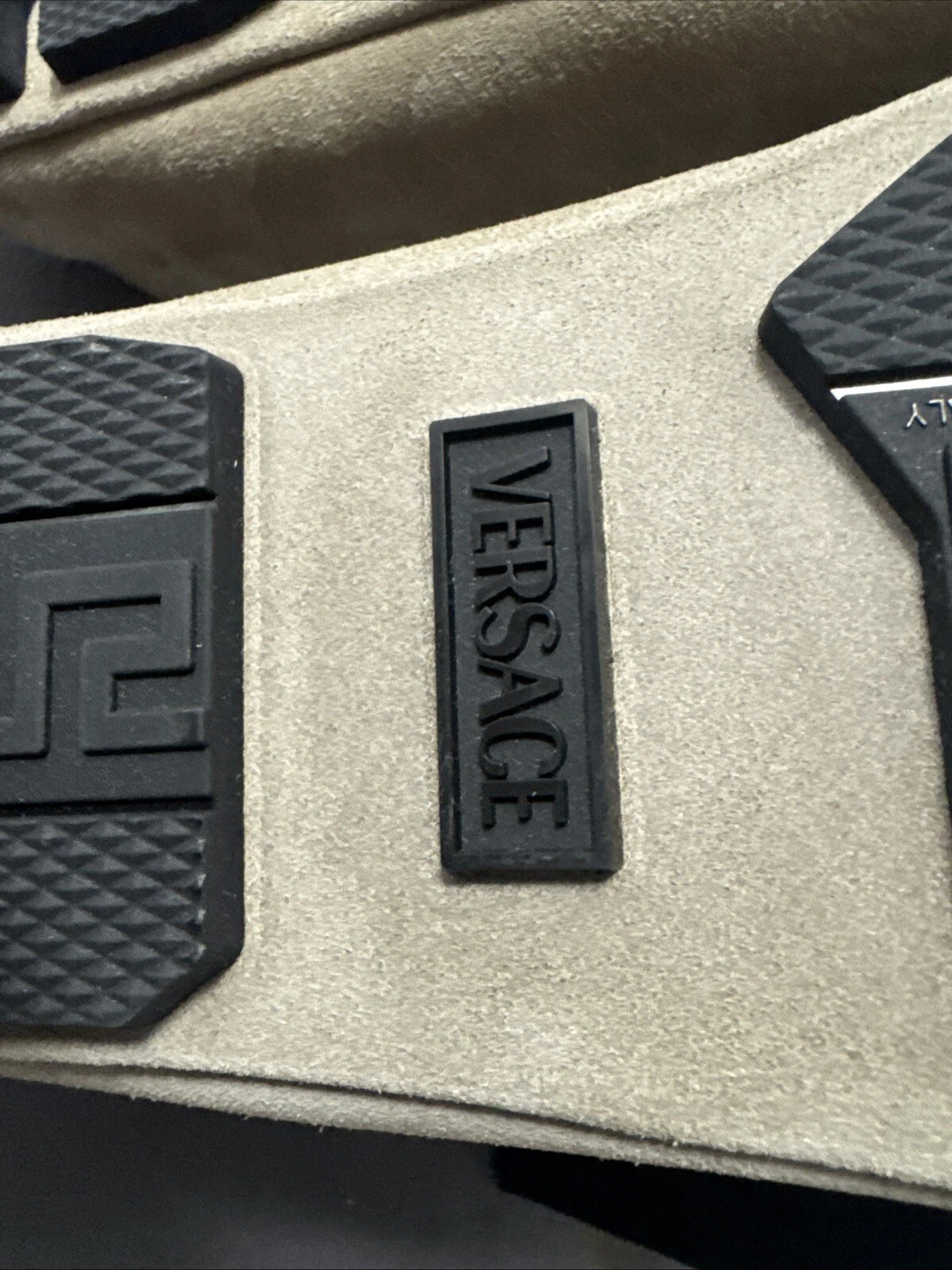 Scarpe mocassini Versace Villa scamosciate da guida Greca nuove $775 taglia 41