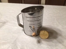 Mrs. Anderson’s Baking Hand Crank Flour Icing Sugar Sifter 5 Cup Open Box