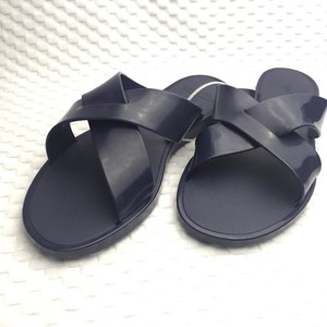 eliza flip flops