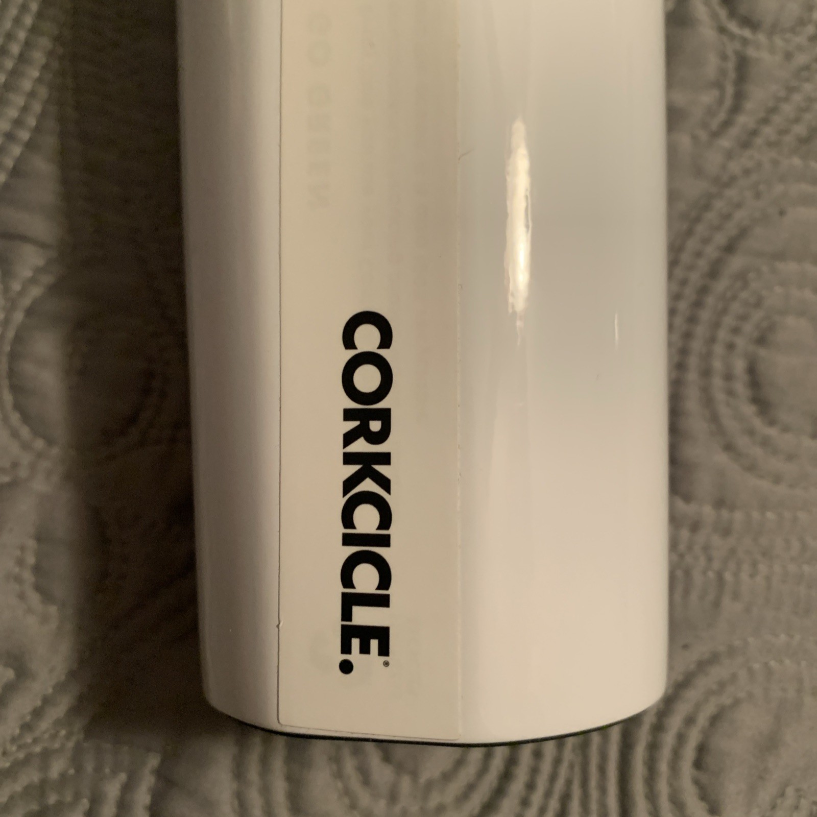 Corkcicle CUS2025GW 25 oz Stainless Steel White Water Vacuum Bottle Canteen NEW