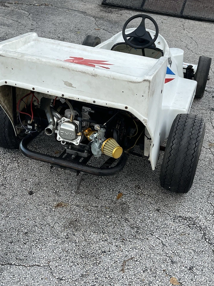 Kart Push Start (Antiguo) tiene motor stage2 196cc y carrocería original (Plástico) Foto 4 de 4