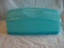 TUPPERWARE RECTANGLE CAKE CUPCAKE TAKER KEEPER SAVER CONTAINER 1361 Lock Handle