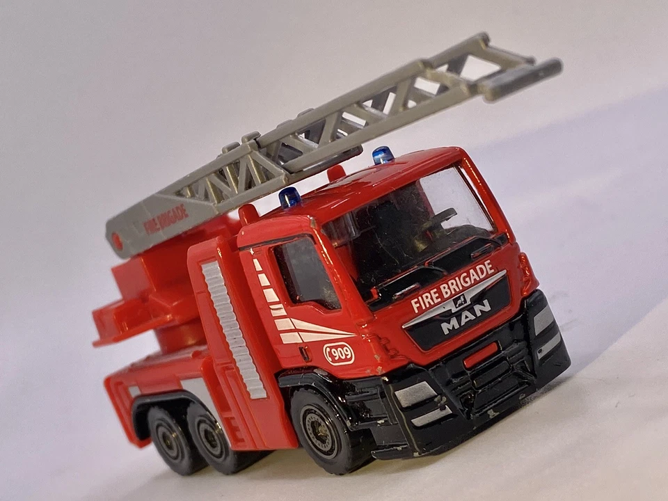 Majorette🔥1990 MAN TGS Fire Truck Germany - Feuerwehr 112 - 1/87 (3") - Image 2 of 4