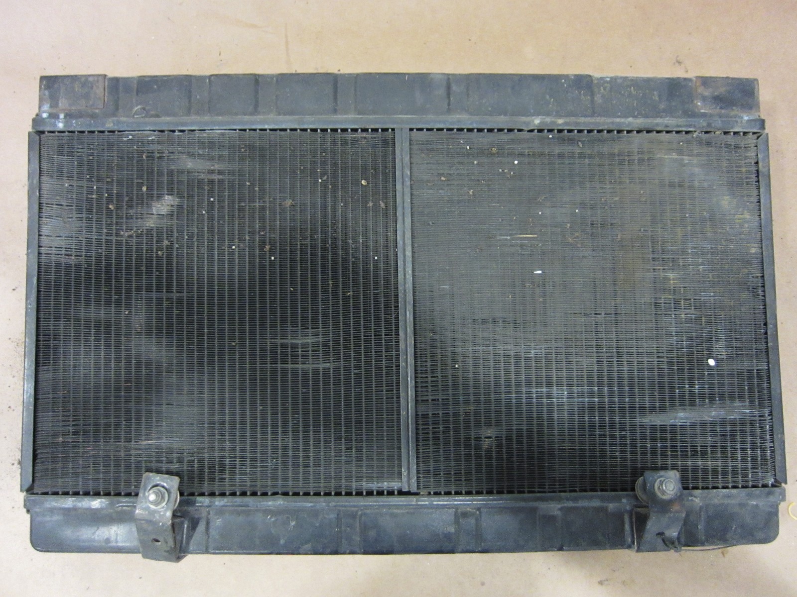Ferrari Mondial 8 / 3.0 QV  - Water Radiator Cooler. Part# 116287