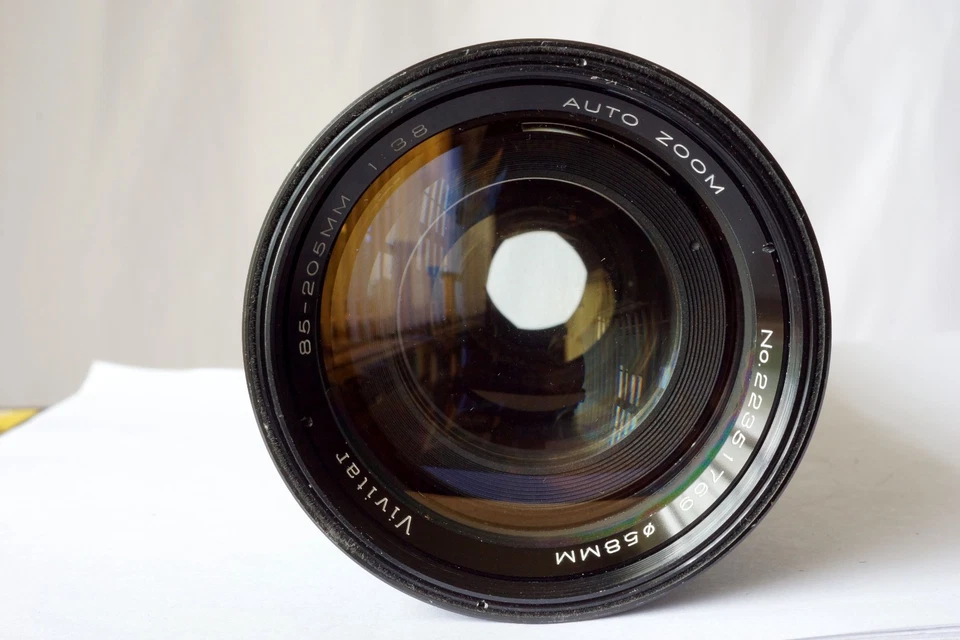 Vivitar 85-205mm f3.8 Constant Apertrue  Zoom Lens Konica AR Mount Barely Used - Image 3 of 4