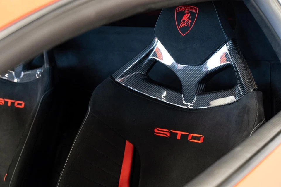 2023 Lamborghini Huracan  - Image 3 of 4