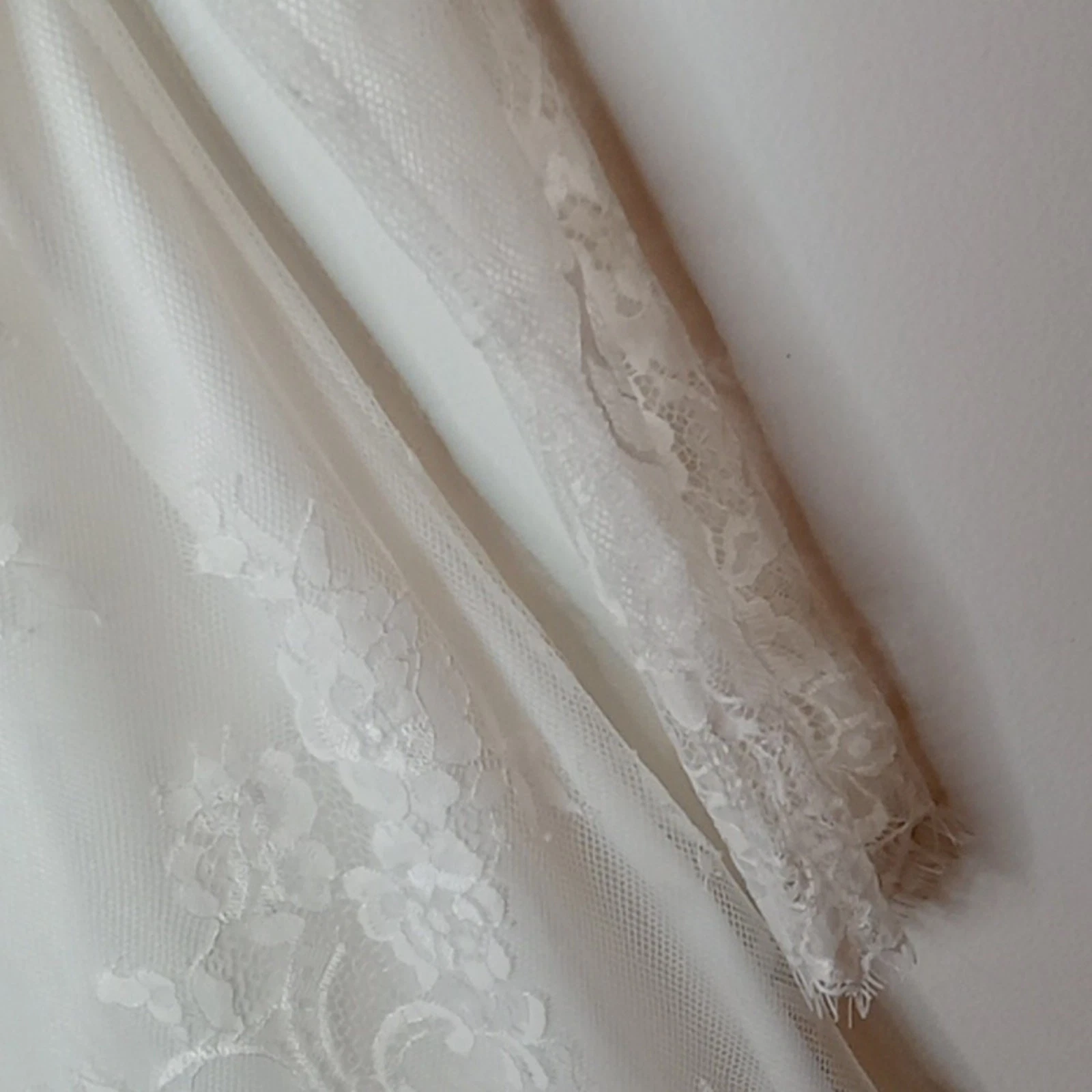 OFF WHITE Abito donna Fancy Inn nuovo con etichetta pizzo floreale bianco sporco trasparente manica lunga XS. FESTA