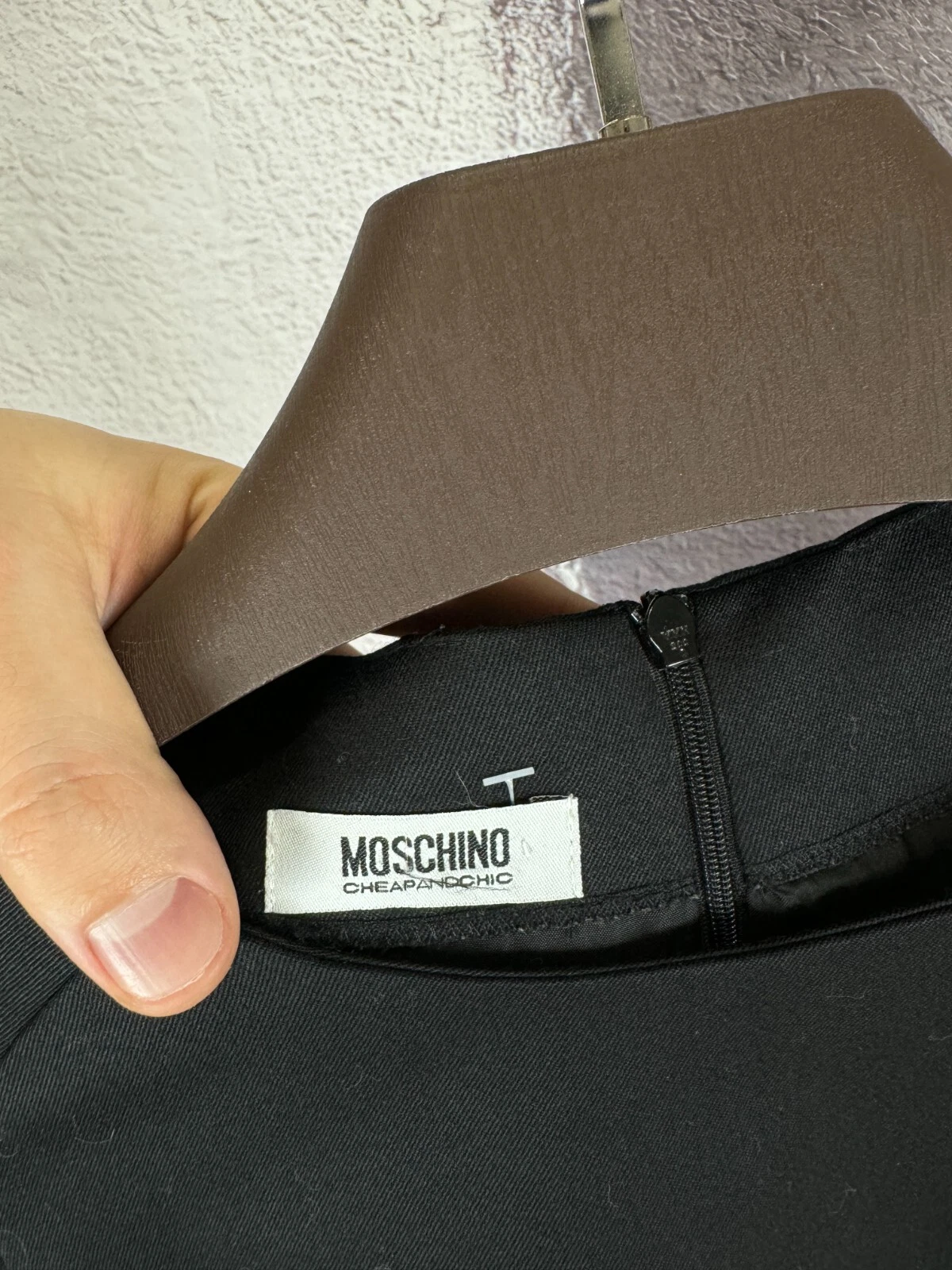 Abito Moschino economico e chic nero lana manica corta tubino