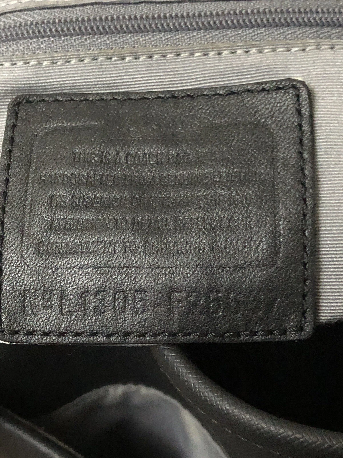 Borsa a tracolla Coach F25667 Peyton a grana incrociata in pelle tote tascabile nera in perfette condizioni