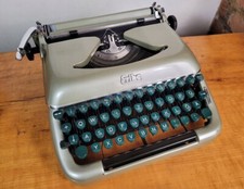 LOVELY TYPEWRITER ERIKA 10 - NO RISK WITH SHIPPING thumbnail