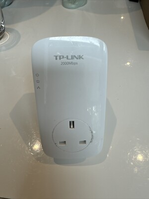 TP-Link AV2000 2-Port Gigabit Passthrough Powerline 