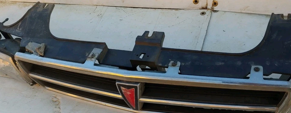 1989 Pontiac Bonneville Header Panel Grille Headlights Oem - Image 3 of 4