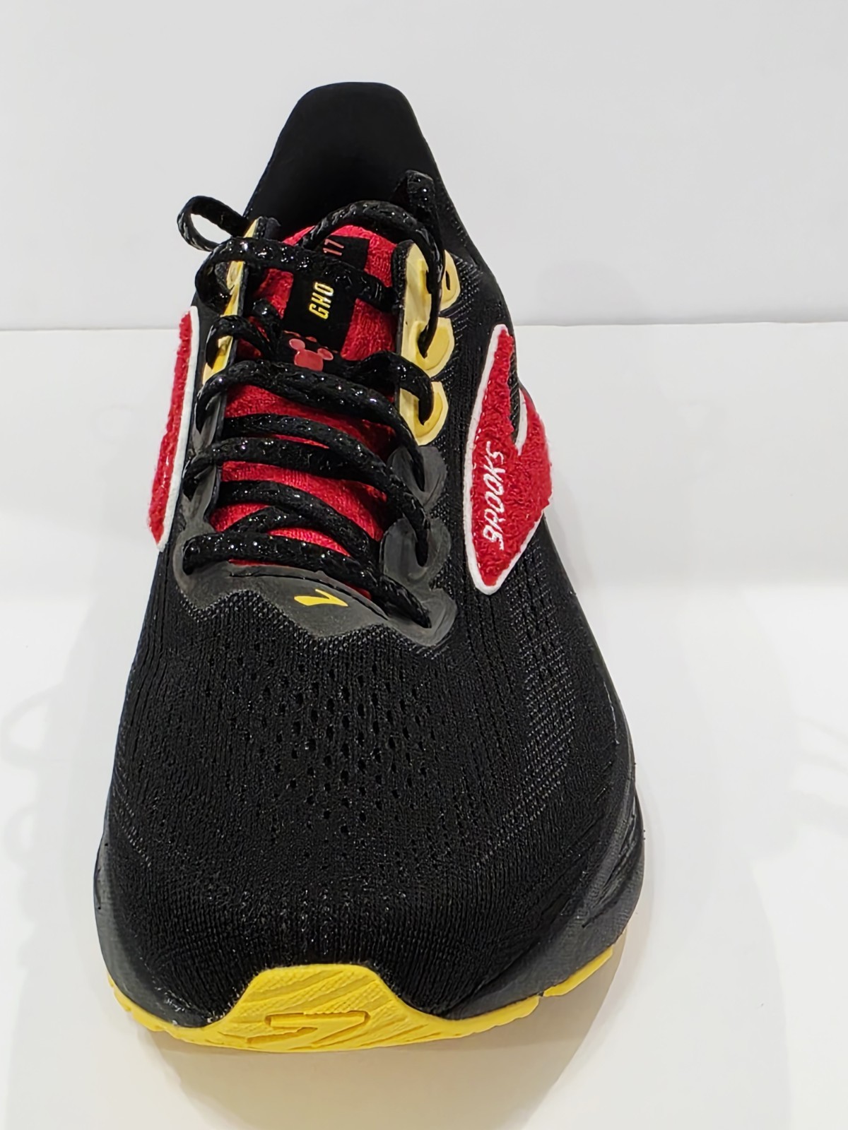 Brooks Ghost 17 MICKEY MOUSE RunDisney 2026 Limited Black Women 10 Wide D New thumbnail 22