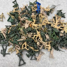 Lot Of 174 Plastic Toy Soldiers Assorted Colors See Photos 