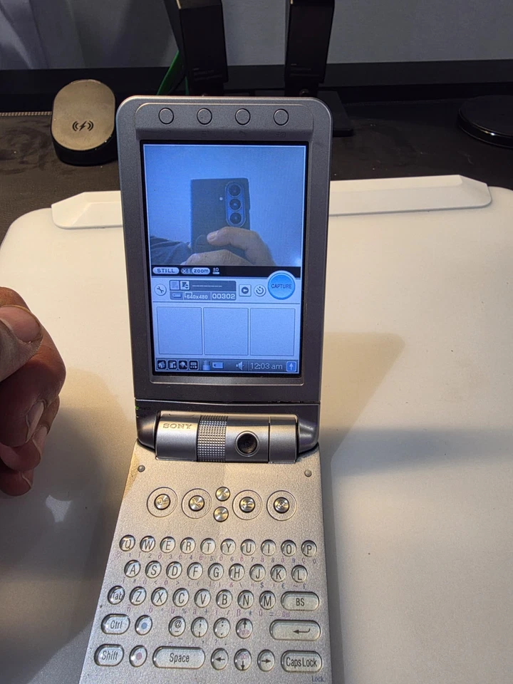 Sony Clie PEG-NX73V/E PDA with 128MB Card & Brand New Battery with charging dock - Image 3 of 4