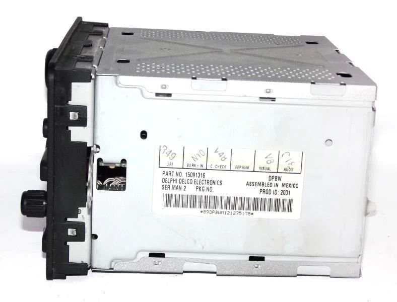 GMC Savana 2500 Van - 2001 OEM AMFM CD Player Radio w Aux Input - Option UN0 - Image 3 of 4