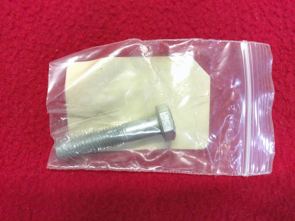 Genuine GM OEM # 92138261 Pontiac GTO Genuine GM Bolts (Set of 4) NEW OLD STOCK! Foto 3 de 4