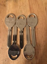 B80 uncut key blanks. pack of 5