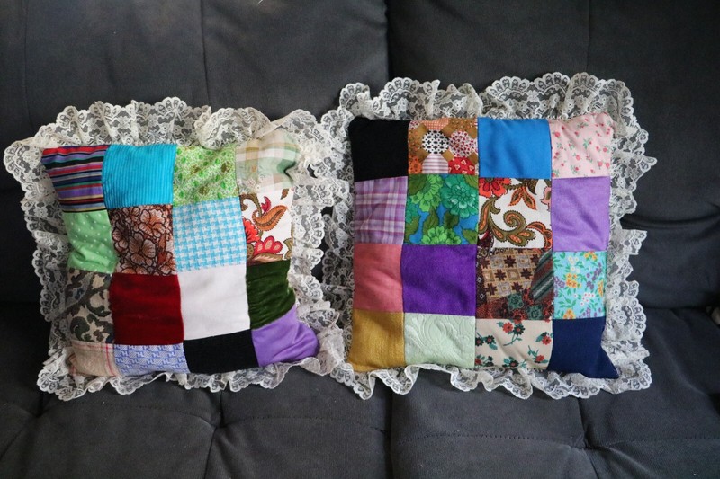 VINTAGE HANDMADE PATCHWORK  DECORATIVE PILLOWS LACE COUCH CHAIR BED PILLOW