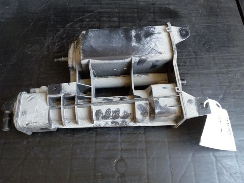 2018 19 20 21 22 23 2024 BUICK ENCLAVE Fuel Vapor Canister 3.6L FWD  - Image 4 of 4