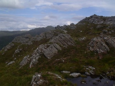 Foto A3 Gipfelgrat des Carn Loch nan Eun oberhalb von Glen Elchaig Camas-luin c2014