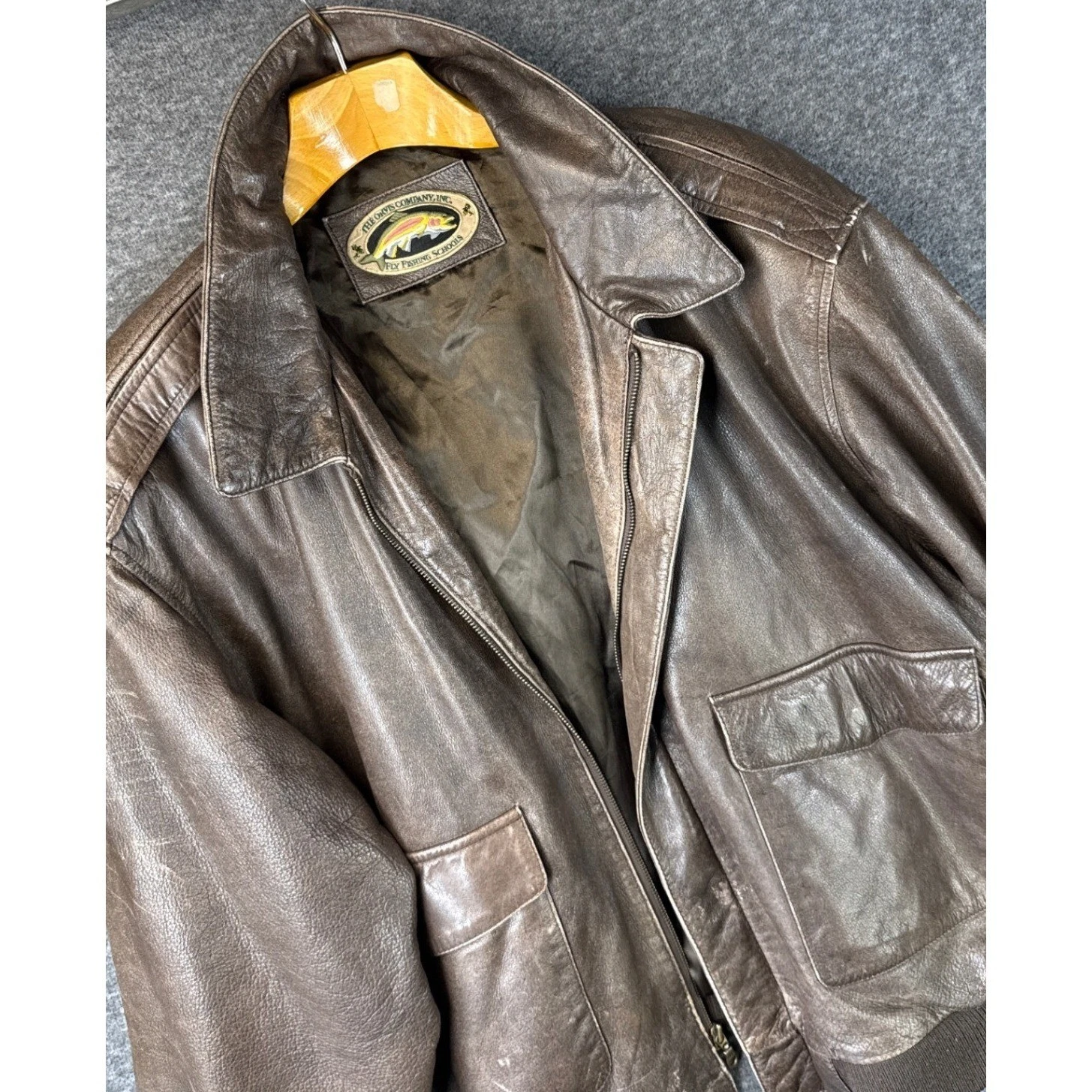 VTG Orvis Fly Fishing Schools Men XXL Brown Leather Bomber Jacket Patina Scuffs
Opens in a new windo