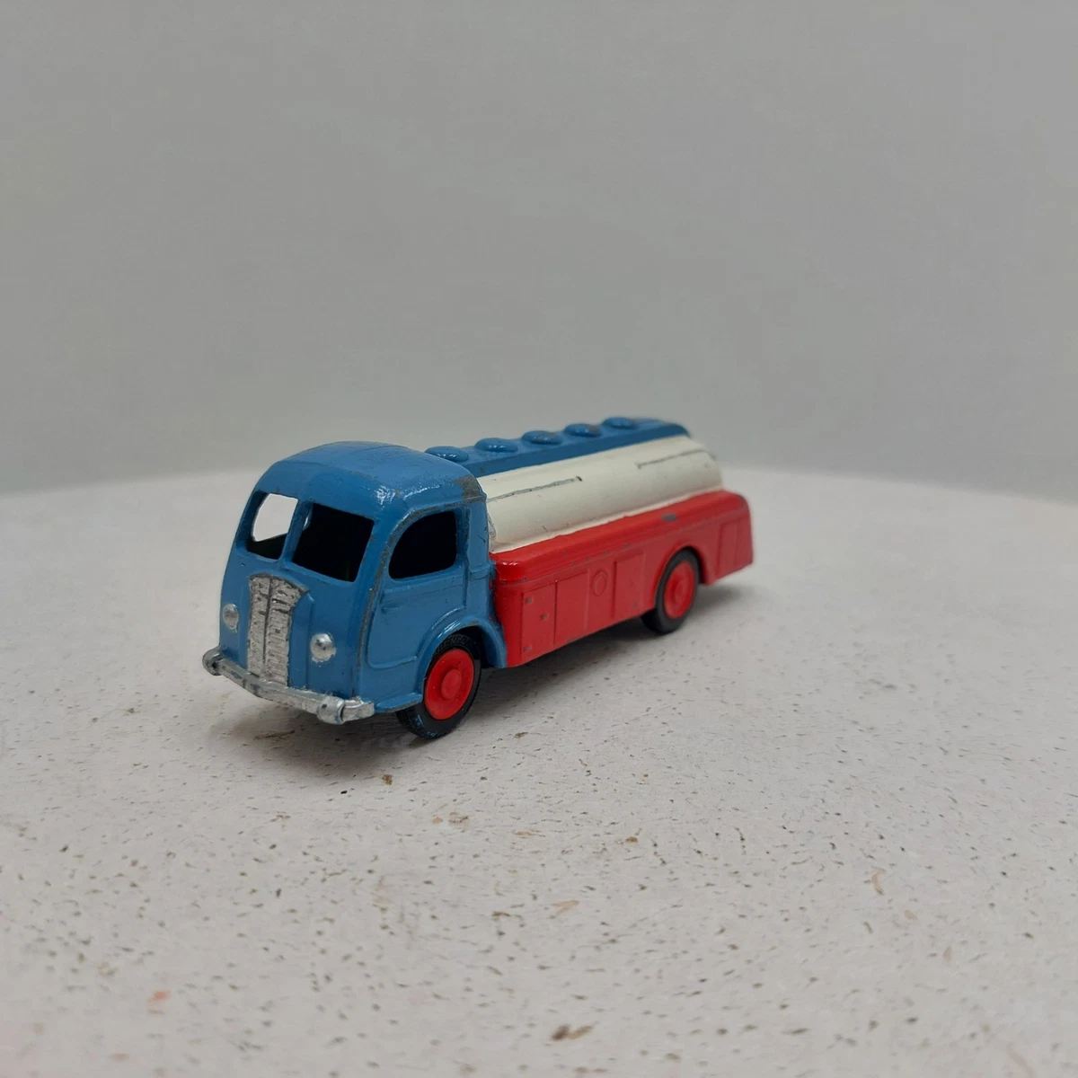 Camion Citerne Miniature CIJ 1/86 - Panhard Movic 1948 - HO - Microminiatures - France