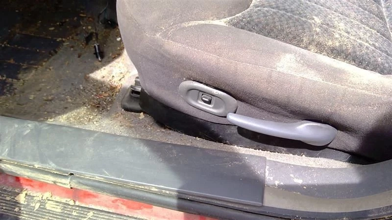 Ткань ковшеобразная для переднего сиденья водителя подходит для 00-05 GRAND AM 10280237 - Изображение 2 из 4