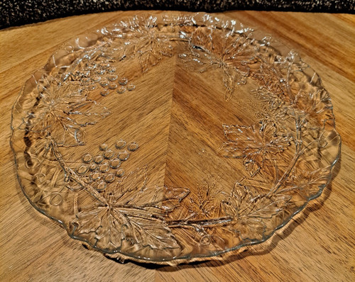 Cristal D'Arques-Durand Mallory Grapes & Leaves Design 10.5" Glass Dinner Plates