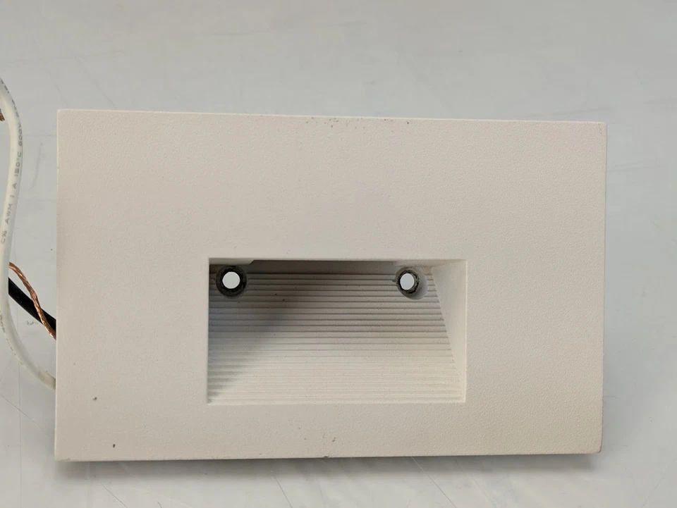 Lote de 7 Maxim Path-4W 1 luz de paso LED-5 pulgadas de ancho por 3" de alto acabado blanco Foto 3 de 4