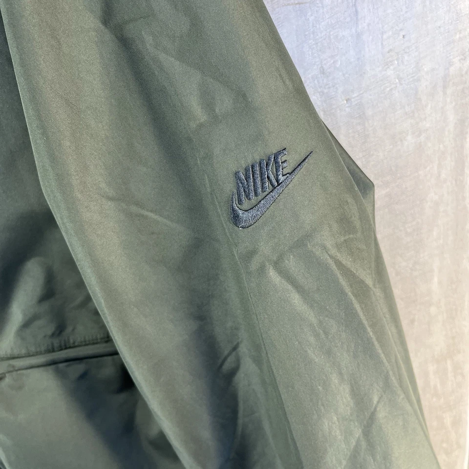 Nike Men's Storm-FIT ADV Tech Pack GORE-TEX Jacket Green Size Medium DQ4272-355 - Image 2 of 4