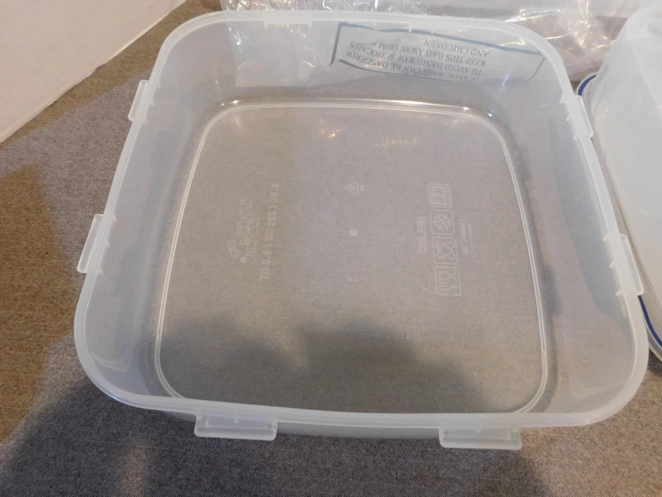 Lock & Lock Clear Divided Server with Removable Tray NEW - Image 4 of 4