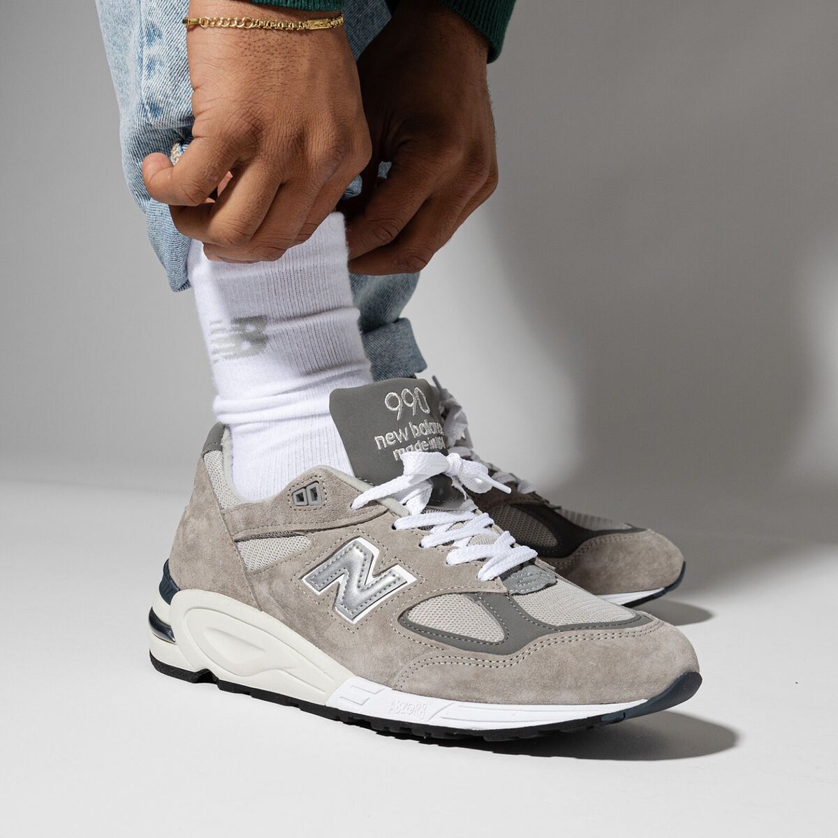 New Balance 990V2 Grey Made In USA Lifestyle Sneakers Men New Balance 990V2 Grey Made In USA Lifestyle Sneakers Men