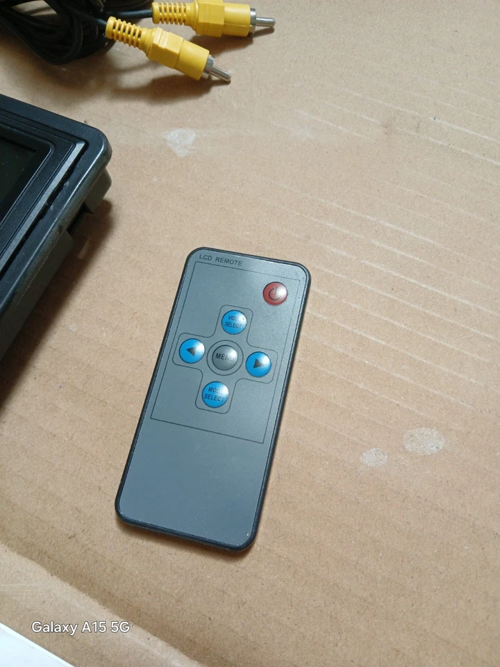 7" LCD Headrest Monitor With Shroud & Remote - T-View Model T711HR - Image 4 of 4