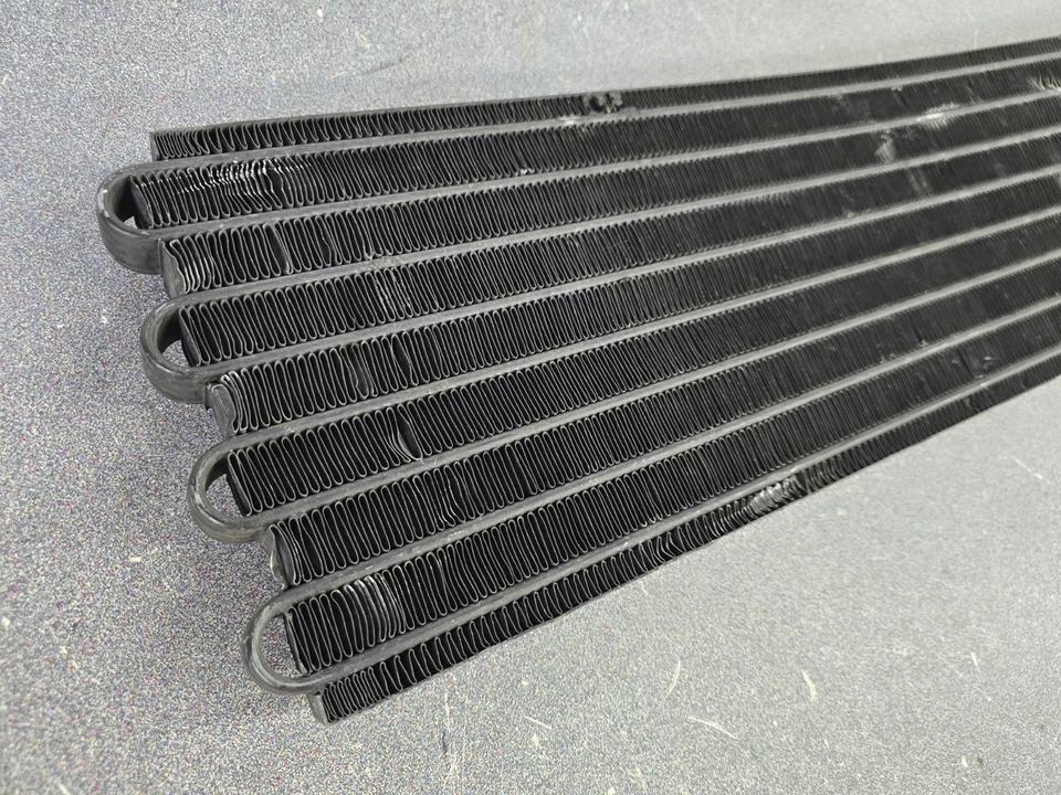 USED ORIGINAL GENUINE MODINE PORSCHE 911 REAR AIR CONDITIONING CONDENSER 1/77 - Image 2 of 4